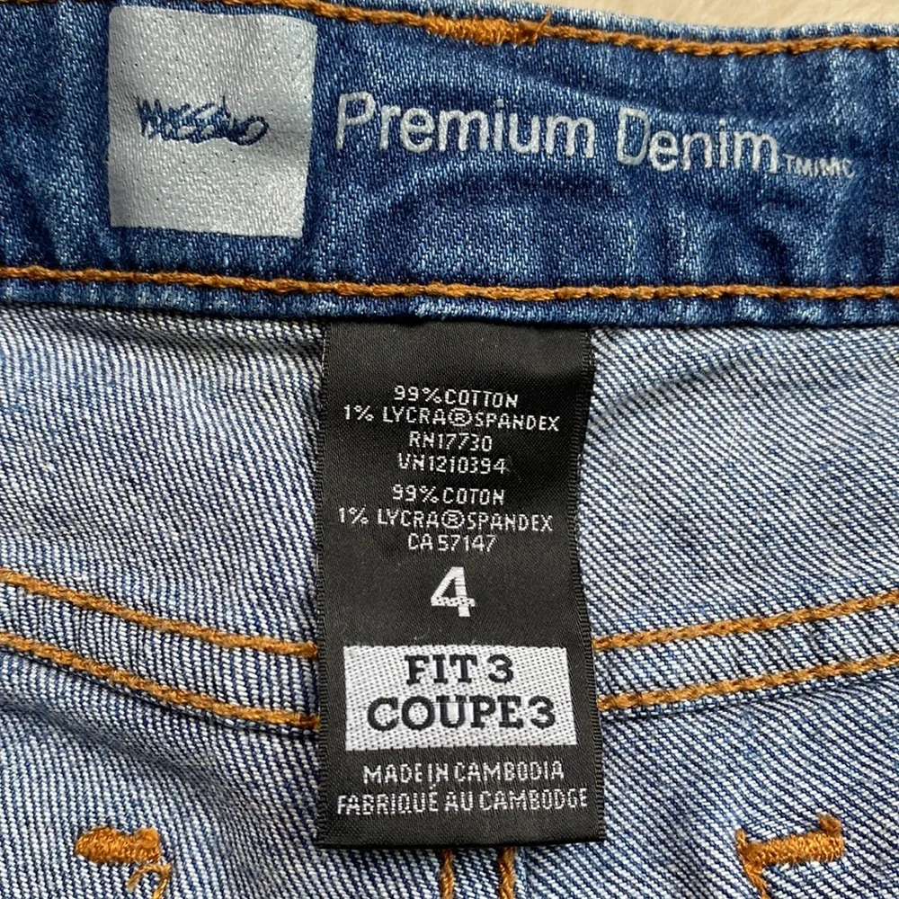 Mossimo Premium Denim Mid Rise Cuffed Blue Jean Shorts Size 4